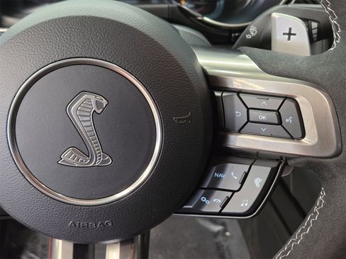 Used 2022 Ford Mustang Shelby GT500 w/ Technology Package image 15