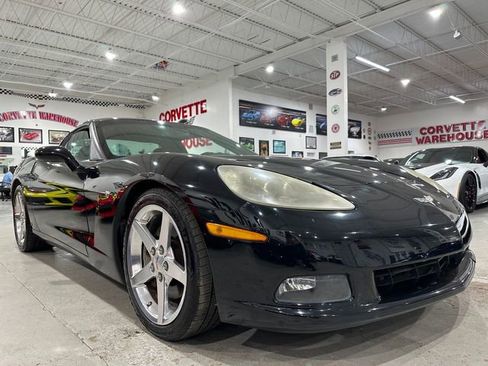 Used 2005 Chevrolet Corvette Coupe w/ Preferred Equipment Group RWD image 5