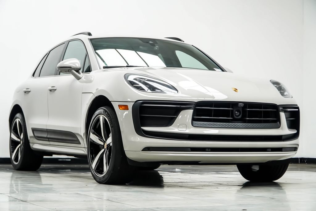Used 2023 Porsche Macan AWD/4WD image 5