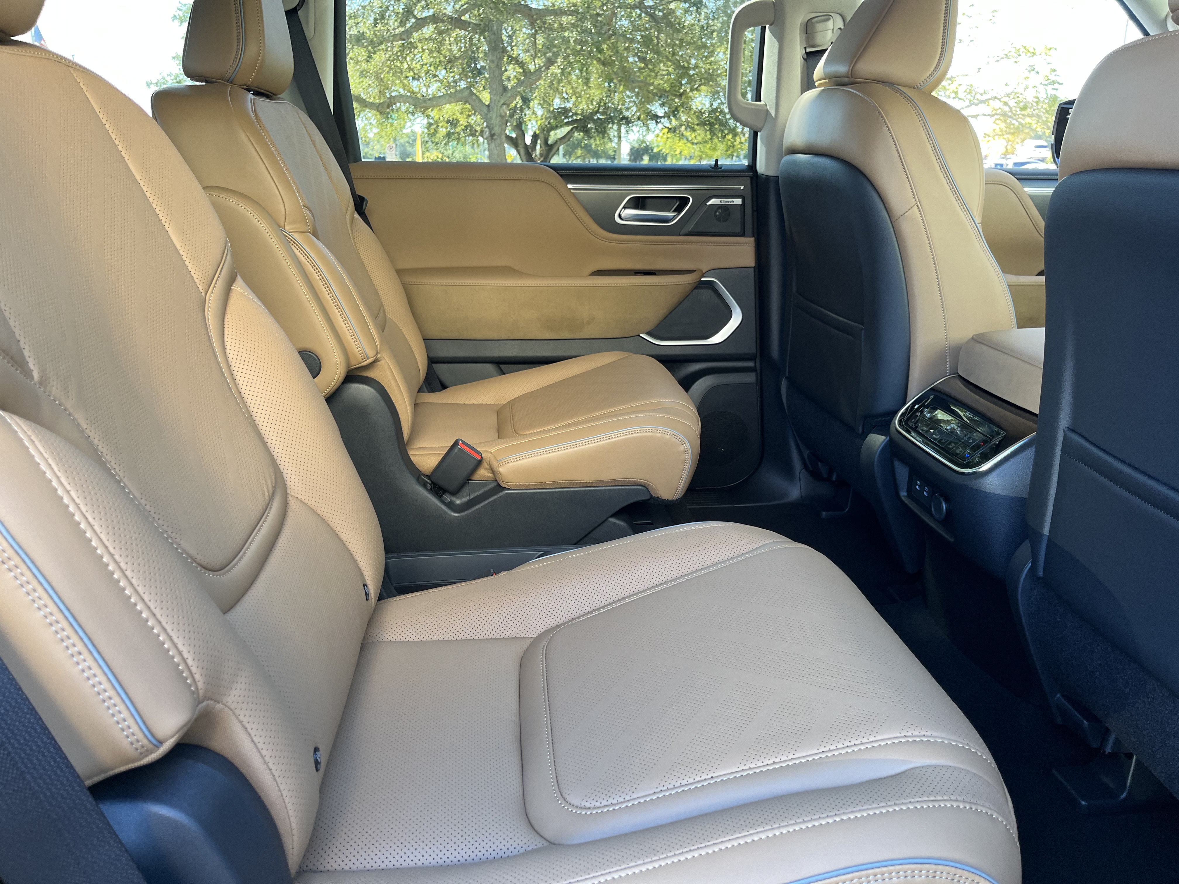 New 2027 INFINITI QX80 Luxe w/ Cargo Package RWD image 19