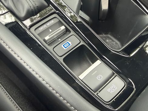 Used 2024 Honda Accord Touring image 31