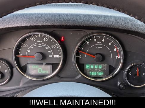 Used 2018 Jeep Wrangler Unlimited Sahara w/ Connectivity Group AWD/4WD image 29