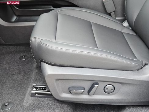 New 2025 Nissan Murano SV image 18