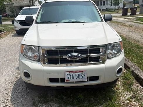 Used 2012 Ford Escape XLS AWD/4WD image 3