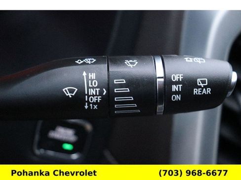 Used 2023 GMC Acadia SLT image 11