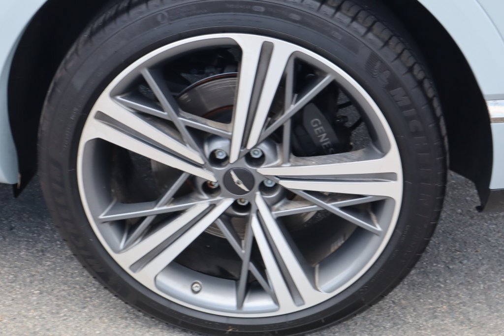 Used 2025 Genesis GV80 3.5T e-SC AWD/4WD image 13