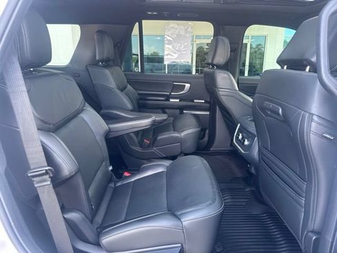 Used 2025 Ford Expedition Platinum w/ Stealth Appearance Package AWD/4WD image 15