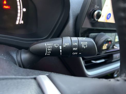 Used 2025 Toyota Grand Highlander FWD image 21