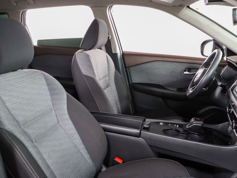 Used 2023 Nissan Rogue SV image 26