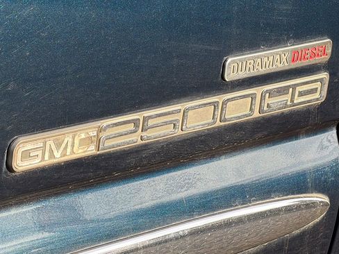 Used 2005 GMC Sierra 2500 SLE w/ Heavy-Duty Power Package AWD/4WD image 14