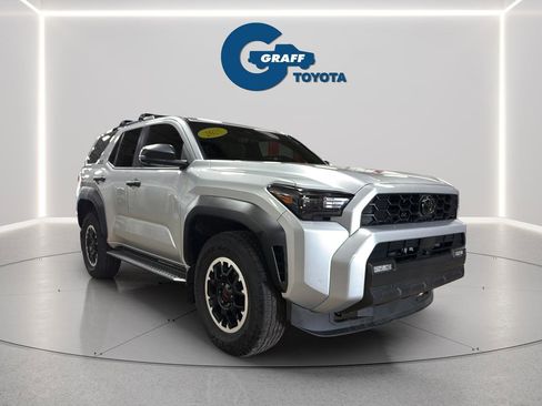 Used 2025 Toyota 4Runner TRD Off-Road Premium AWD/4WD image 4