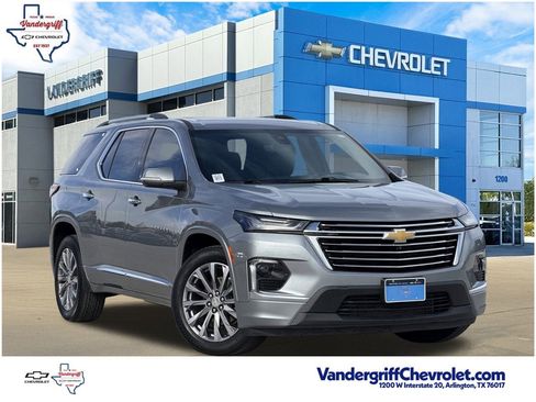 Used 2023 Chevrolet Traverse Premier image 1