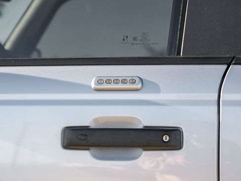 Used 2022 Ford Bronco Wildtrak image 38