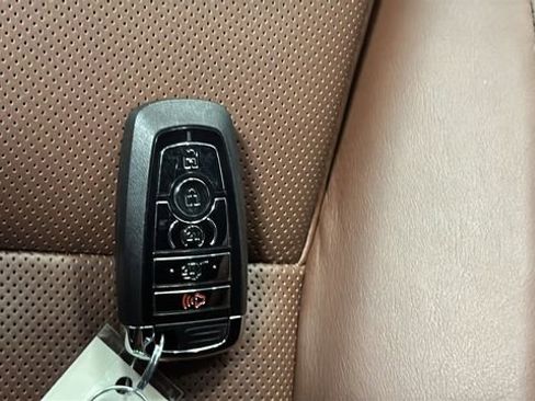 Used 2025 Lincoln Navigator L Reserve AWD/4WD image 21
