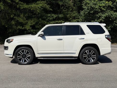 Used 2016 Toyota 4Runner Limited AWD/4WD image 2