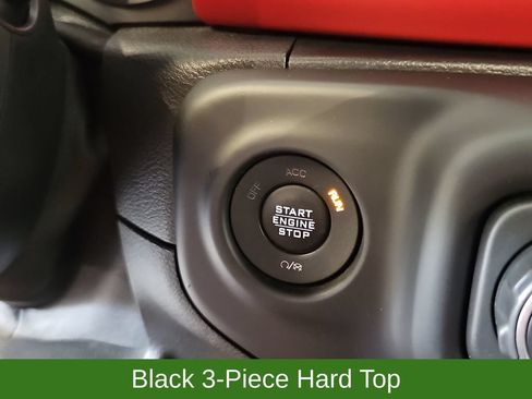 Used 2019 Jeep Wrangler Unlimited Rubicon w/ Dual Top Group AWD/4WD image 17