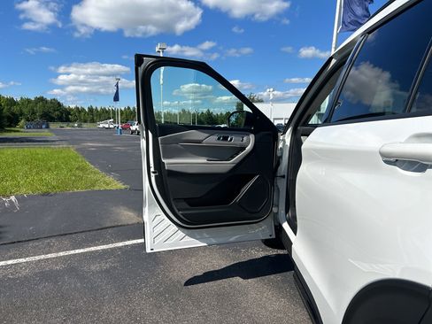 New 2026 Ford Explorer Active w/ Active Comfort Package RWD image 19