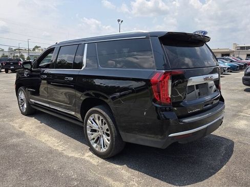 Used 2022 GMC Yukon XL Denali AWD/4WD image 10