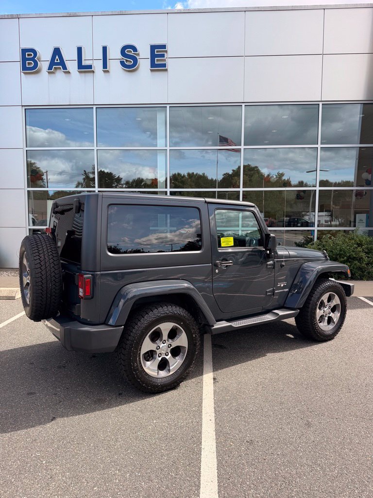 Used 2018 Jeep Wrangler Sahara w/ Dual Top Group AWD/4WD image 3