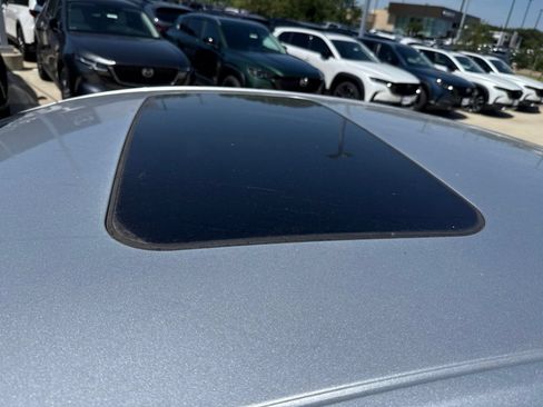 Used 2019 Ford Fusion SE FWD image 9