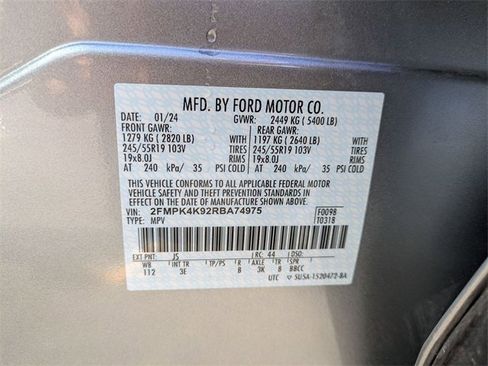 Used 2024 Ford Edge Titanium image 24