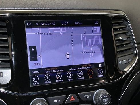 Used 2019 Jeep Grand Cherokee Limited image 18