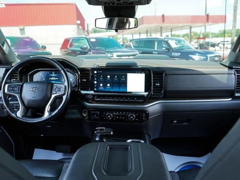 Used 2022 Chevrolet Silverado 1500 LT Trail Boss w/ LT Trail Boss Premium Package AWD/4WD image 9