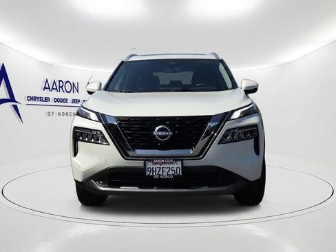 Used 2023 Nissan Rogue SL w/ SL Premium Package FWD image 2