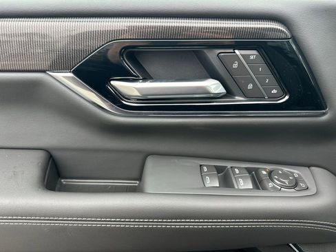 New 2026 GMC Yukon Elevation image 10