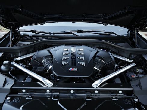 New 2026 BMW X5 M60i w/ Climate Comfort Package image 31