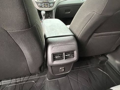 Used 2024 Chevrolet Equinox LS w/ LS Convenience Package FWD image 20