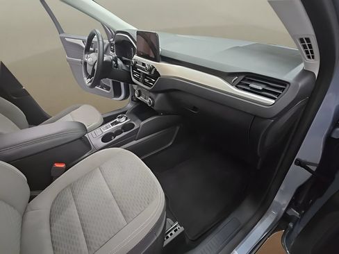Used 2022 Ford Escape SE w/ Cold Weather Package FWD image 25