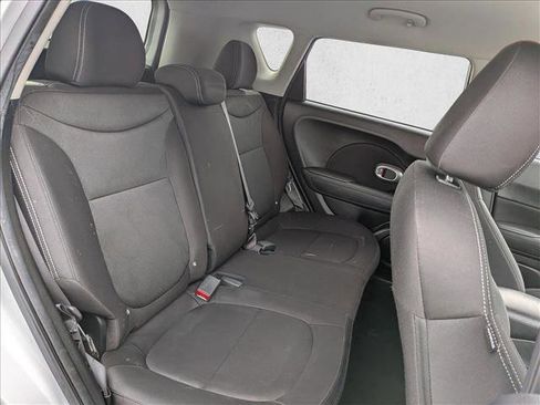 Used 2016 Kia Soul image 17