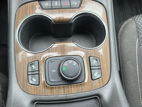 Used 2023 GMC Acadia SLE w/ Driver Convenience Package AWD/4WD image 19