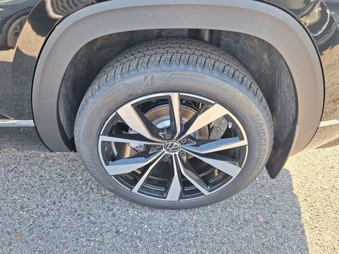 New 2026 Volkswagen Atlas Cross Sport SEL Premium R-Line AWD/4WD image 24
