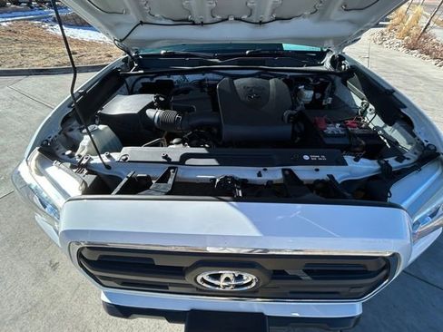 Used 2017 Toyota Tacoma SR5 image 31