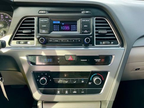 Used 2015 Hyundai Sonata SE image 31