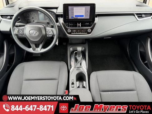 Used 2025 Toyota Corolla LE image 13