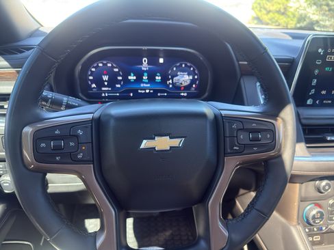 Used 2023 Chevrolet Tahoe High Country AWD/4WD image 15