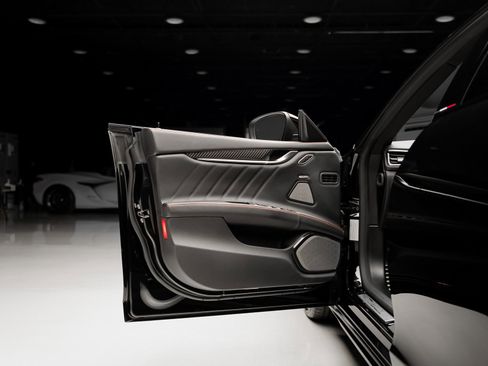 Used 2021 Maserati Ghibli Trofeo image 58