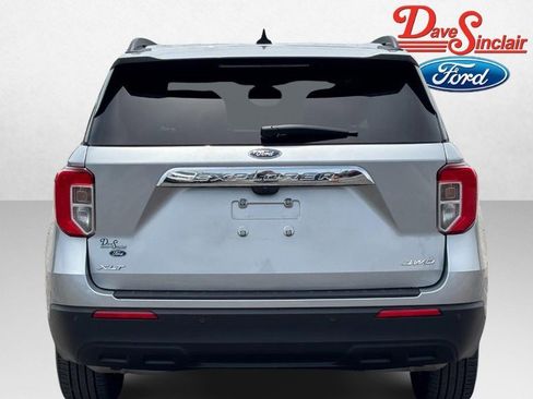 Used 2023 Ford Explorer XLT AWD/4WD image 8