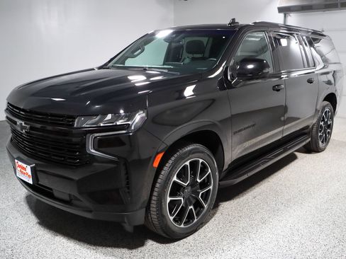 Used 2024 Chevrolet Suburban RST w/ Luxury Package AWD/4WD image 38