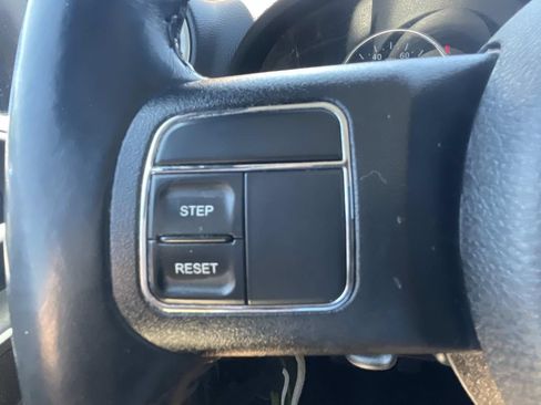 Used 2018 Jeep Wrangler Unlimited Sahara AWD/4WD image 22