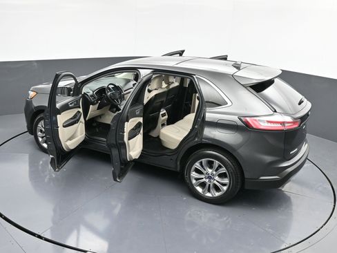 Used 2019 Ford Edge Titanium w/ Cold Weather Package image 45