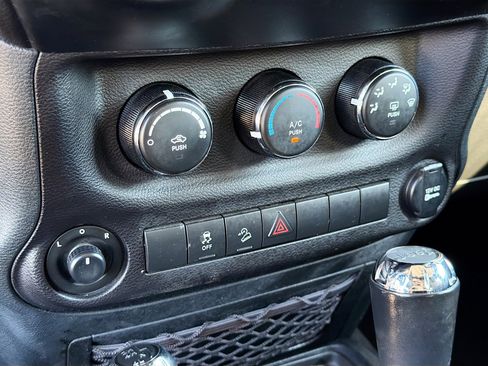 Used 2017 Jeep Wrangler Unlimited Sport w/ Quick Order Package 24S image 30