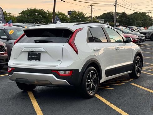 Certified 2024 Kia Niro EX w/ EX Cold Weather Package FWD image 7