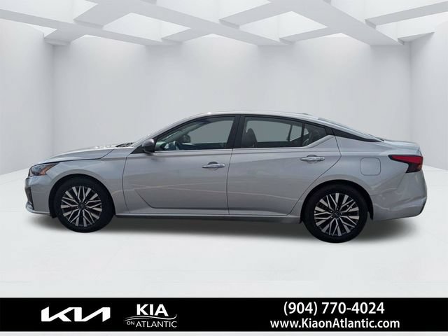 Used 2025 Nissan Altima 2.5 SV FWD image 6