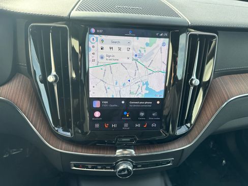 Used 2023 Volvo XC60 B5 Ultimate w/ Climate Package image 20