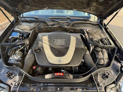 Used 2008 Mercedes-Benz E 350 4MATIC Sedan image 40