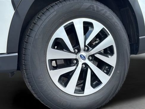Used 2024 Subaru Outback Premium AWD/4WD image 17